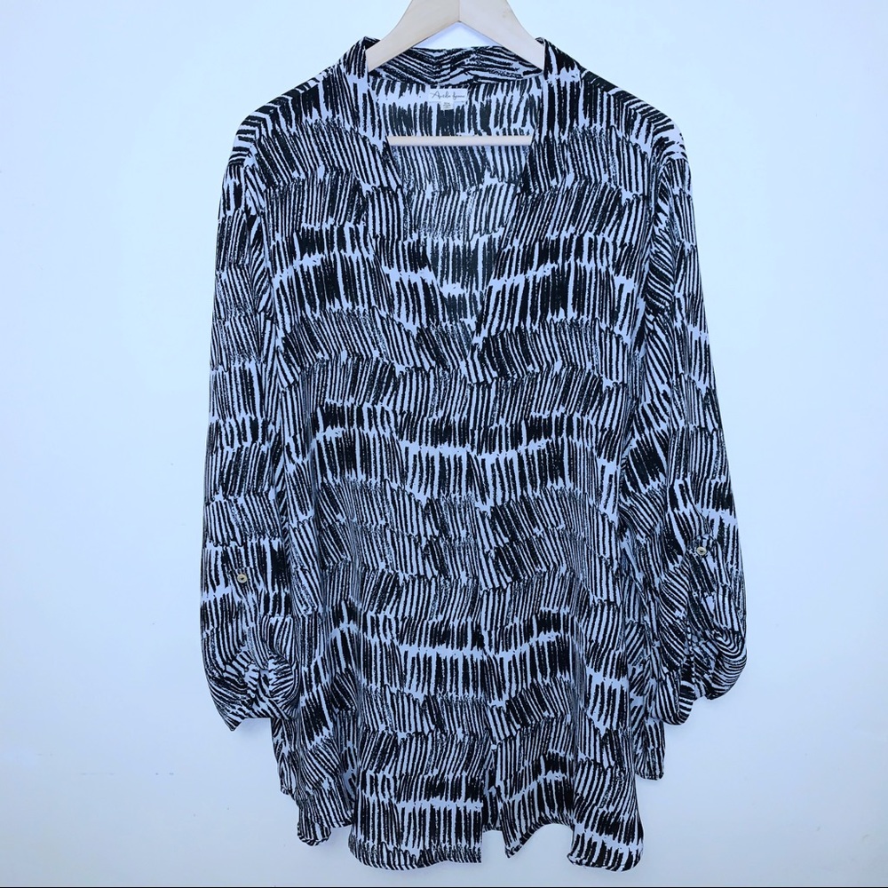 Antilia Femme V-Neck Tab Sleeve Blouse
